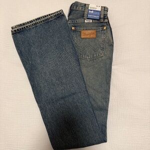 Women's wrangler high rise bootcut jeans size 24/34